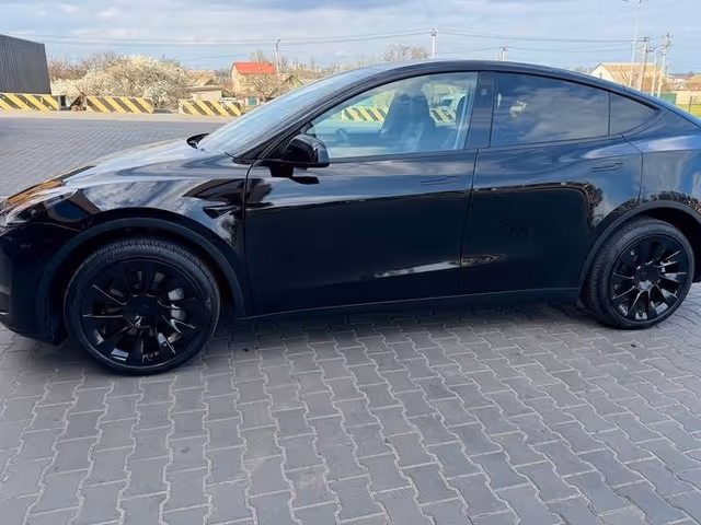 Tesla Model Y - зображення 4