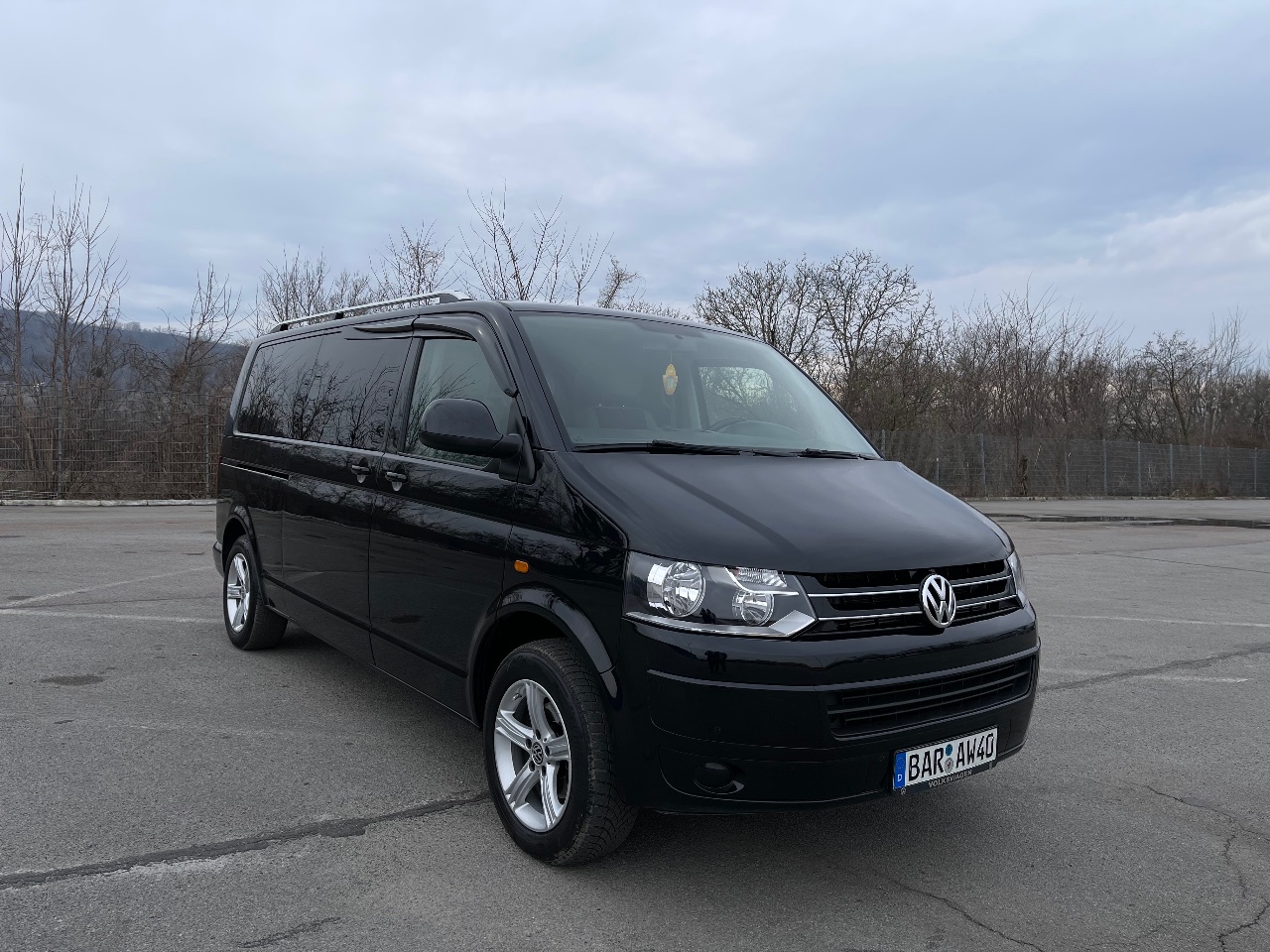 Volkswagen Caravelle - фото 2