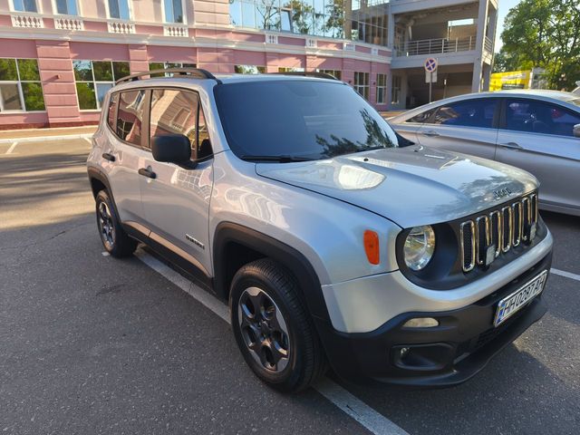 Jeep Renegade - фото 5