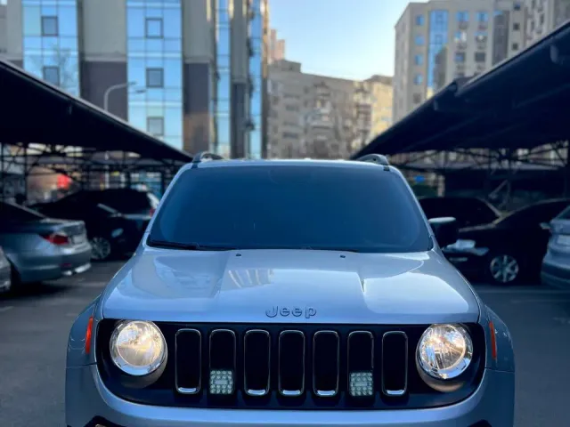 Jeep Renegade - фото 5