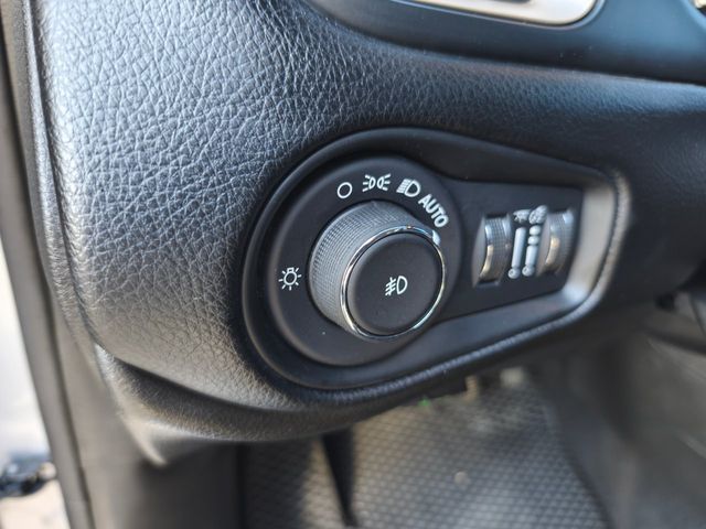 Jeep Renegade - фото 3