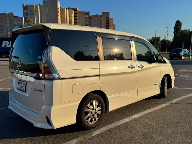 Nissan Serena - зображення 5