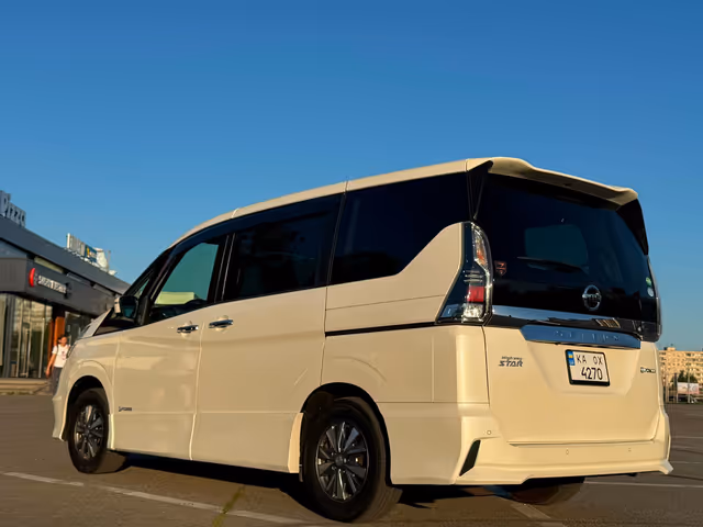 Nissan Serena - зображення 3