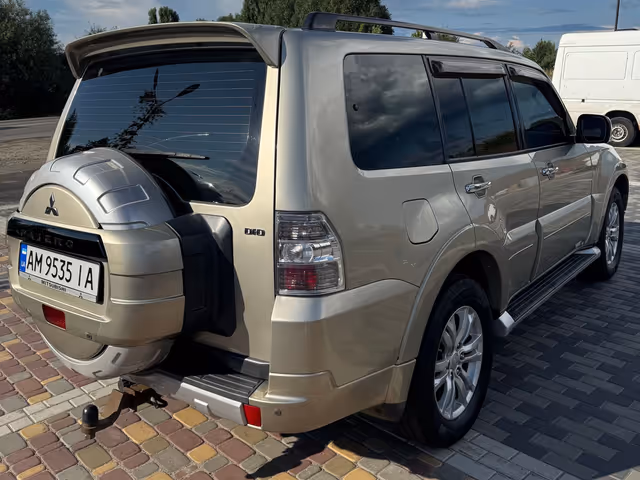Mitsubishi Pajero - зображення 3