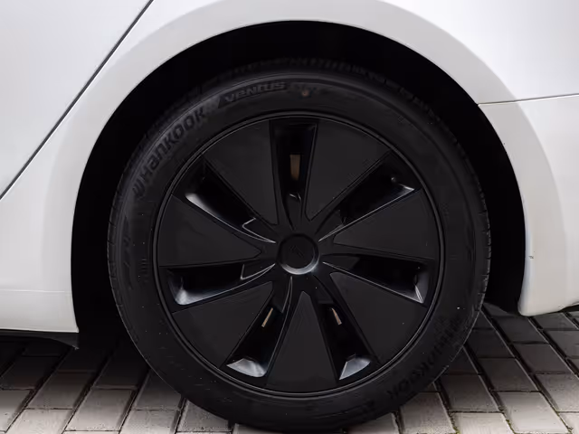 Tesla Model 3 - зображення 3