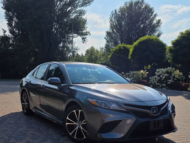 Toyota Camry - зображення 1