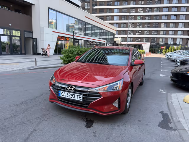Hyundai Elantra - зображення 1