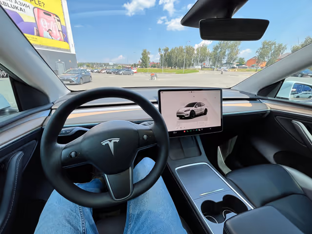 Tesla Model Y - зображення 3