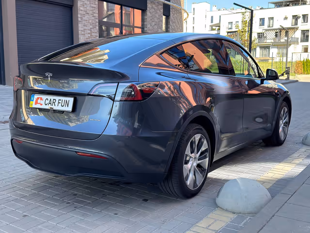 Tesla Model Y - зображення 4
