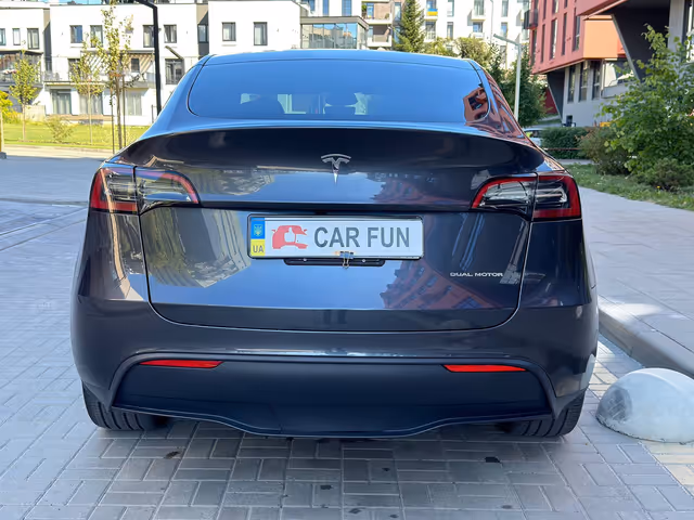 Tesla Model Y - зображення 5