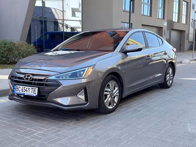 Hyundai Elantra - зображення 1