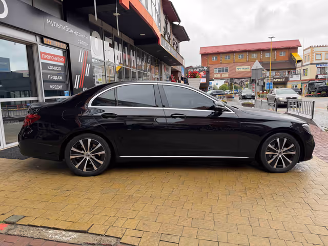 Mercedes-Benz E-Класс - зображення 3
