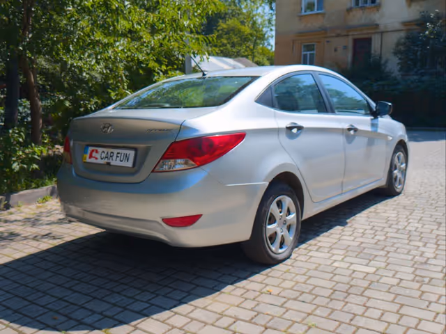 Hyundai Accent - зображення 4