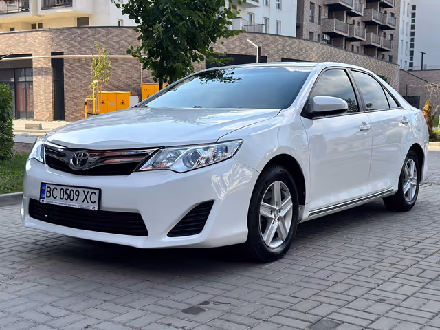 Toyota Camry - зображення 1
