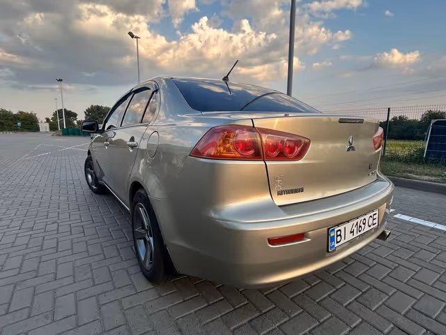 Mitsubishi Lancer - зображення 4