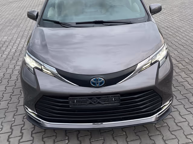 Toyota Sienna - зображення 1