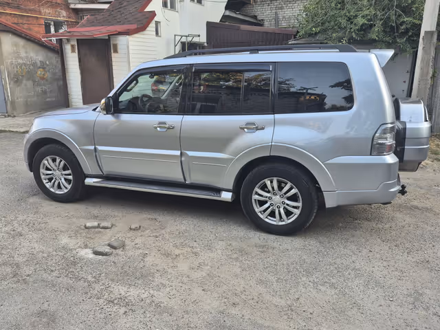 Mitsubishi Pajero - зображення 2