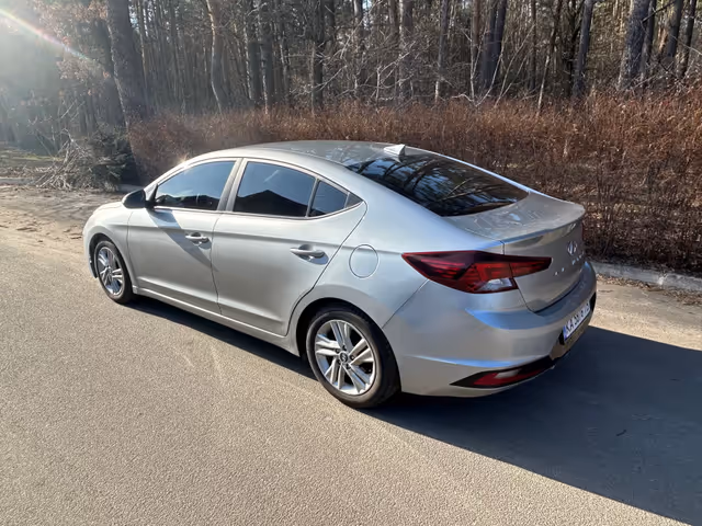 Hyundai Elantra - зображення 4