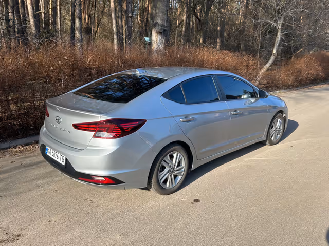 Hyundai Elantra - зображення 2