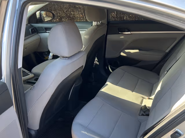 Hyundai Elantra - зображення 3