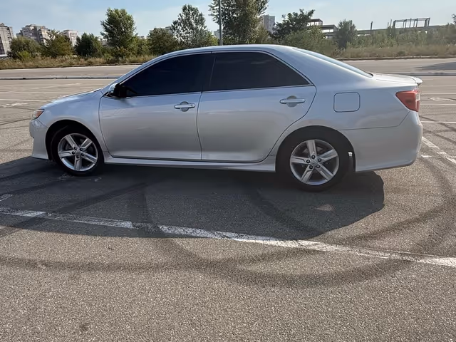 Toyota Camry - зображення 1