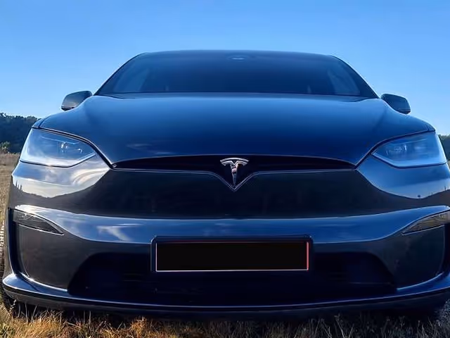 Tesla Model X - зображення 2