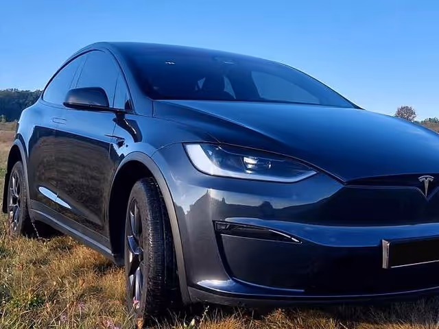 Tesla Model X - зображення 3