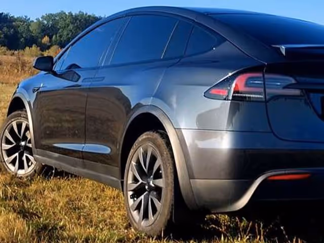Tesla Model X - зображення 5