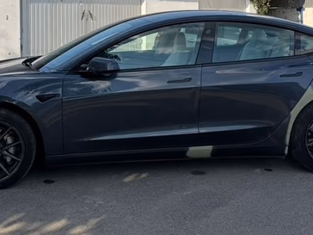 Tesla Model 3 - зображення 4