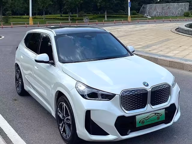 BMW iX1 - зображення 2