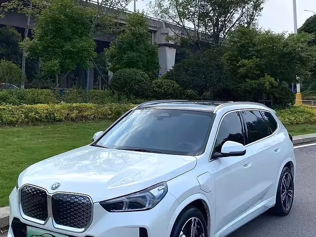 BMW iX1 - зображення 4
