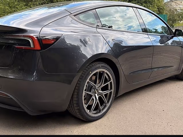 Tesla Model 3 - зображення 4
