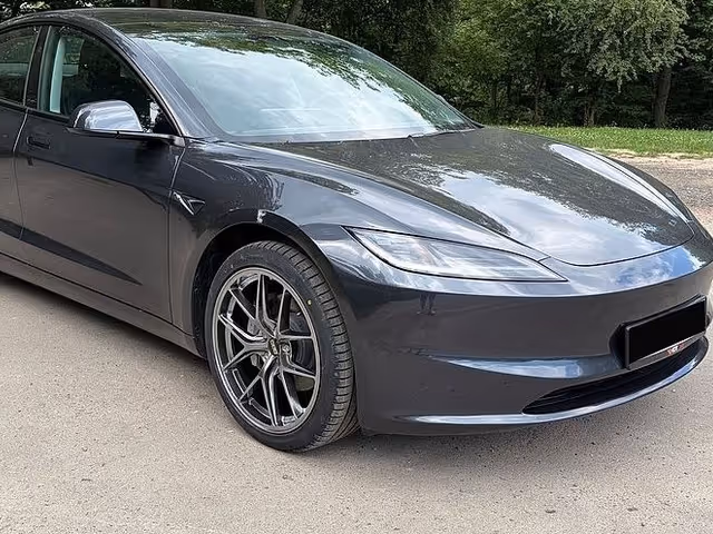 Tesla Model 3 - зображення 2