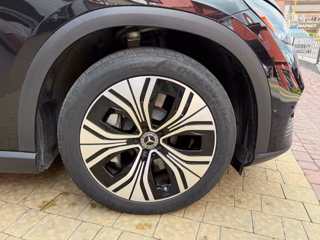 Mercedes-Benz EQE - зображення 4