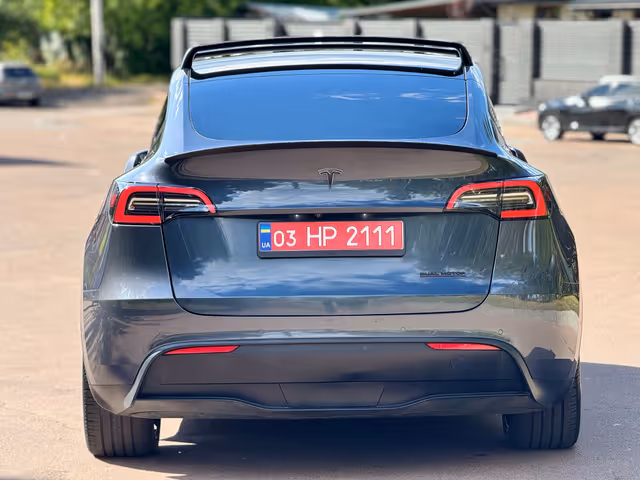 Tesla Model Y - зображення 5