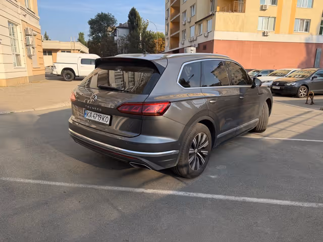 Volkswagen Touareg - зображення 3