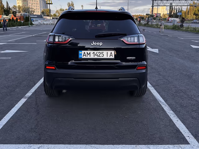 Jeep Cherokee - зображення 5