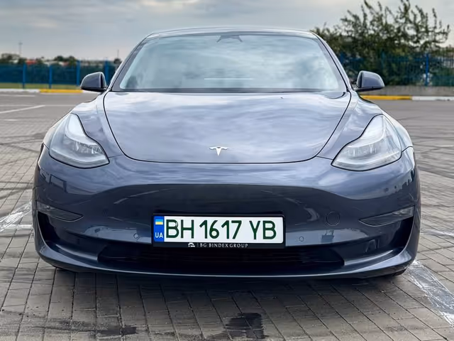 Tesla Model 3 - зображення 3