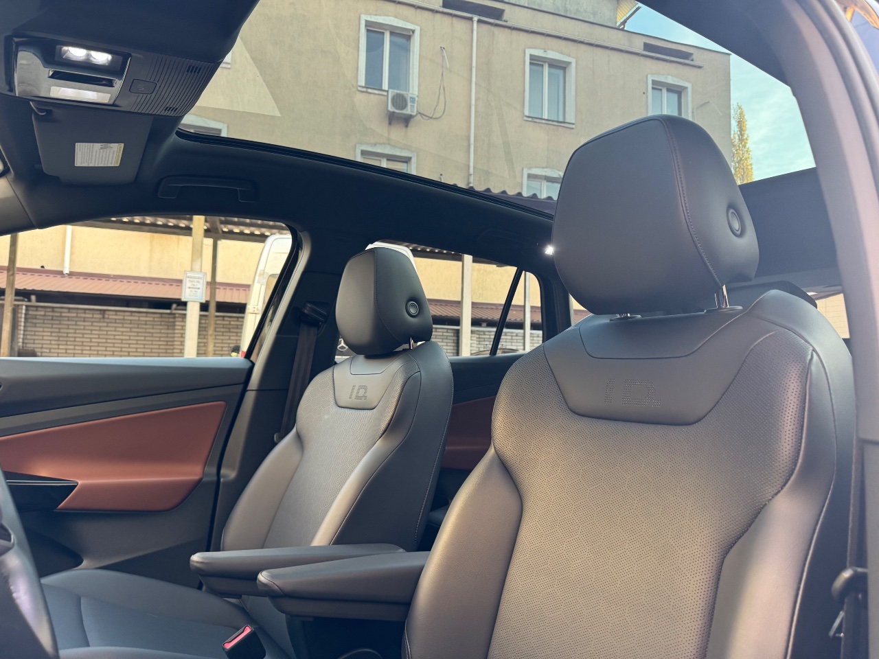 Volkswagen ID.4 - фото 10