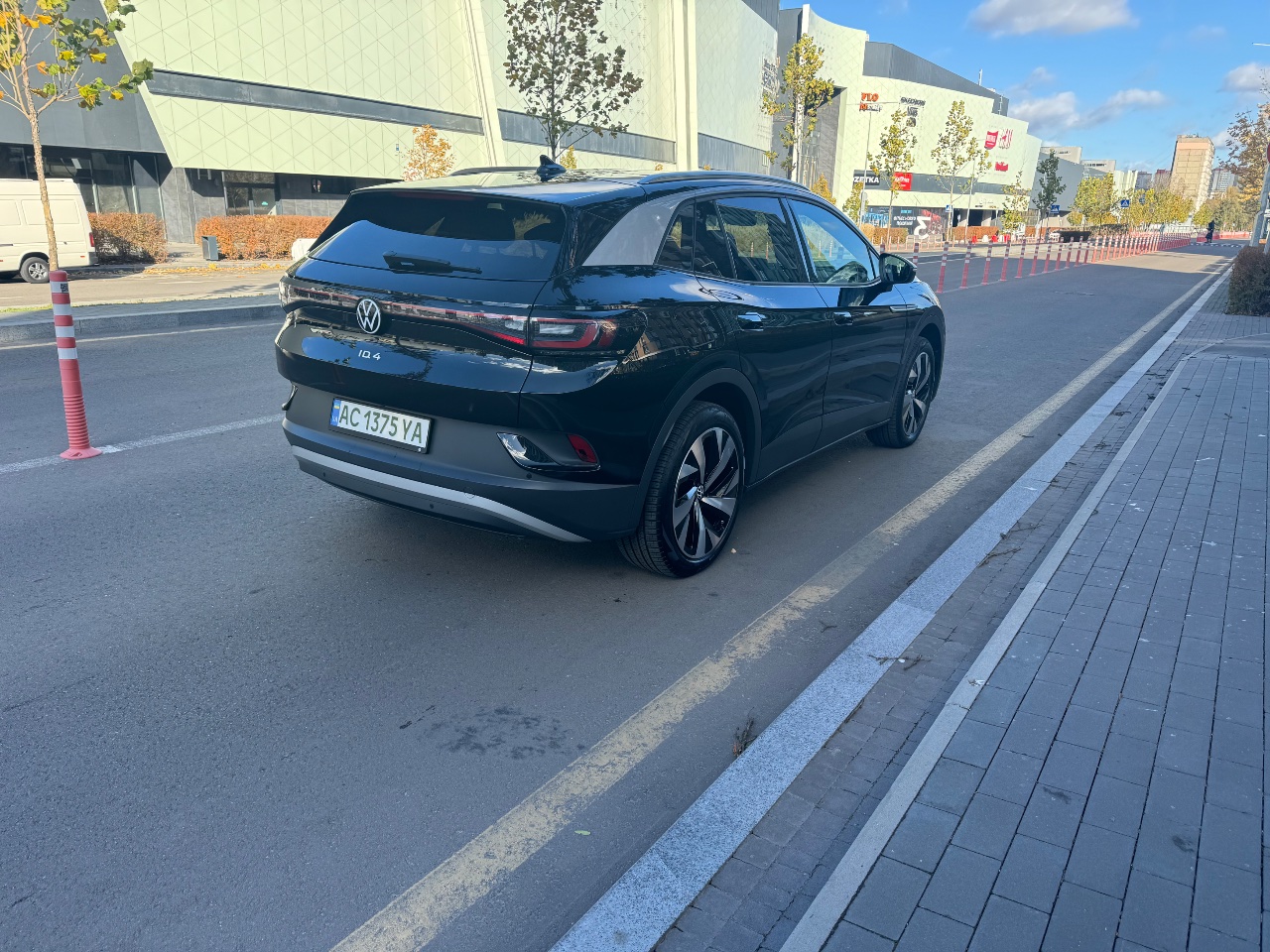Volkswagen ID.4 - фото 11