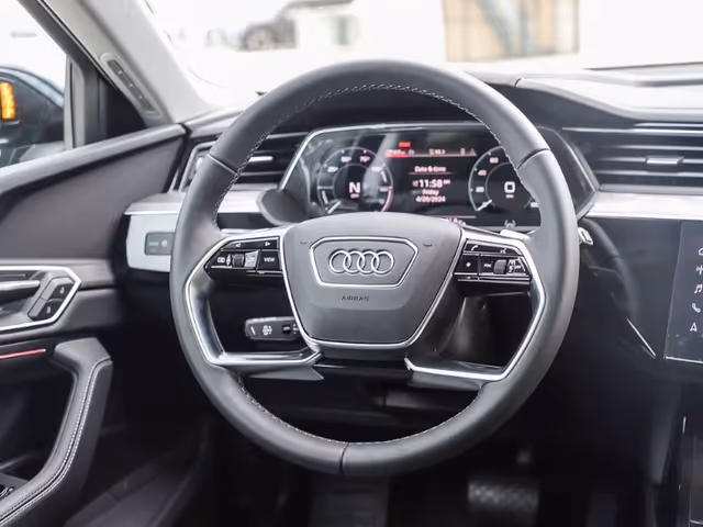 Audi Q8 e-tron - зображення 5