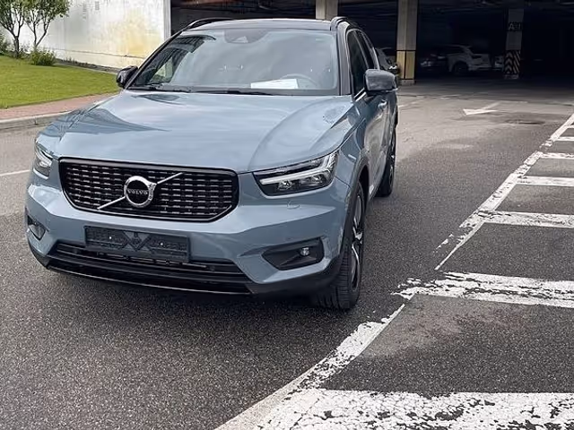 Volvo XC40 - зображення 2