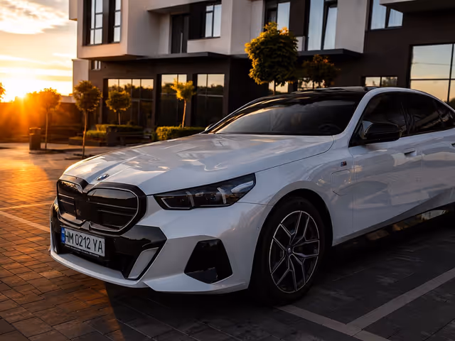 BMW i5 - зображення 1