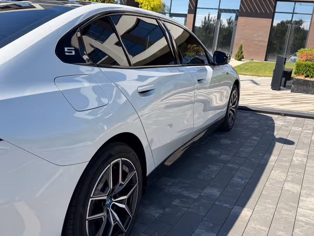 BMW i5 - зображення 5