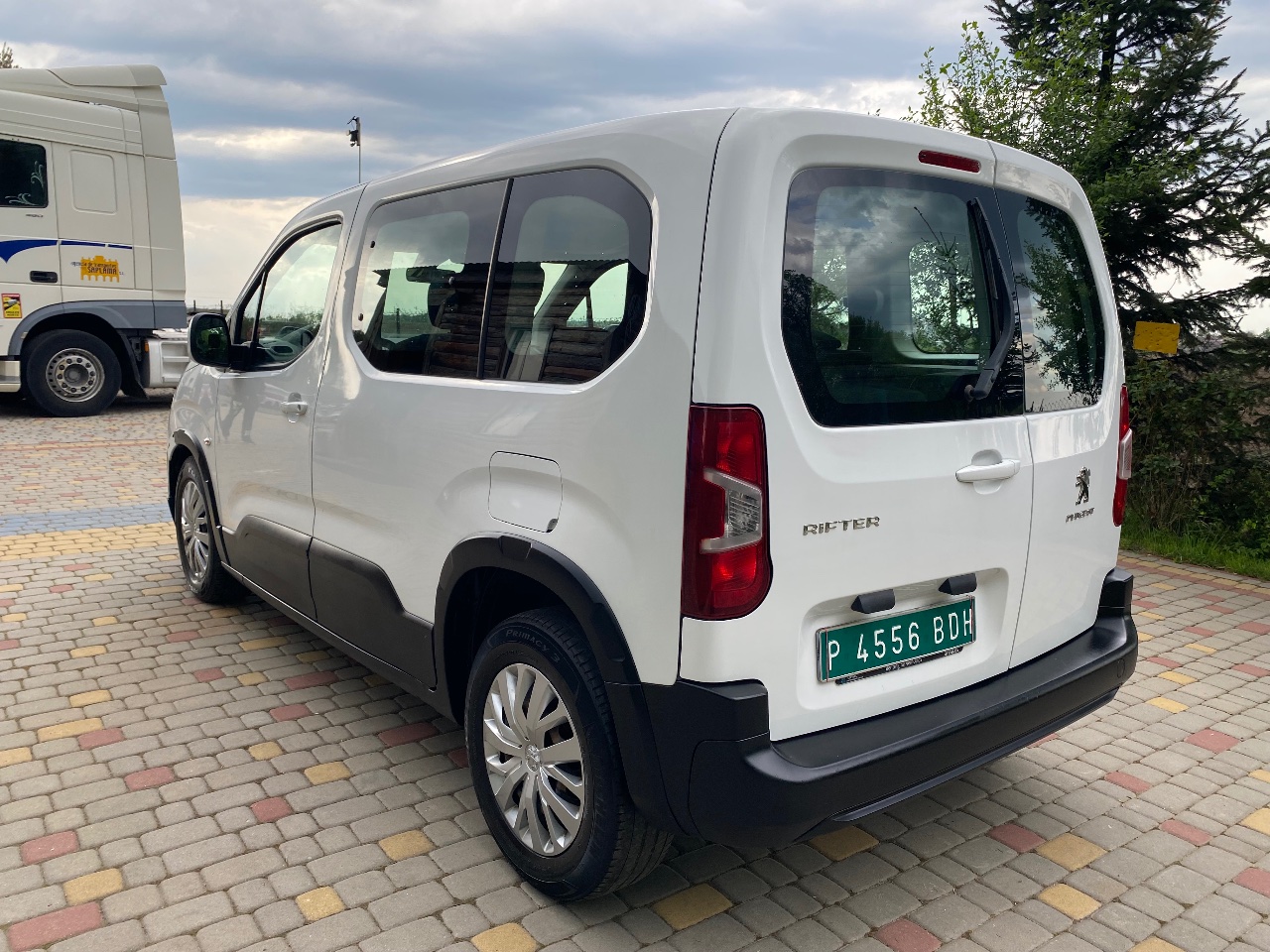 Peugeot Rifter - фото 4