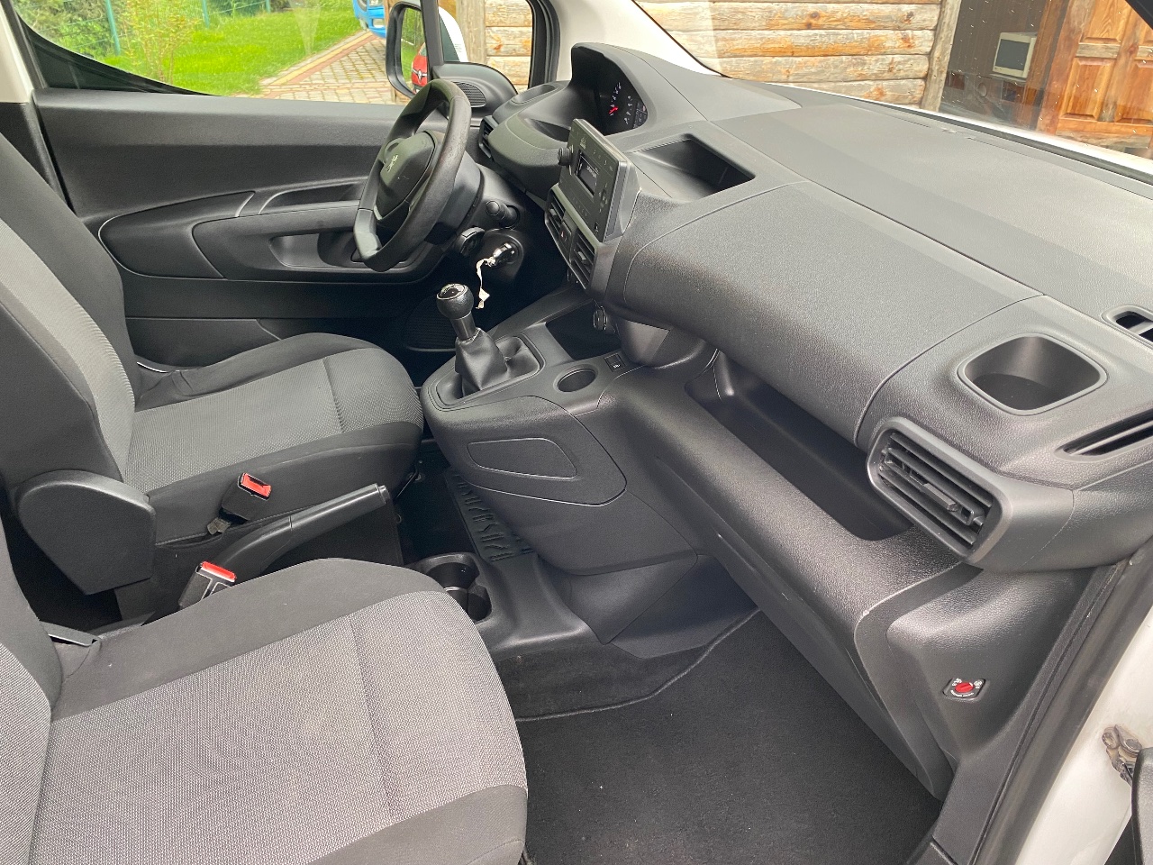 Peugeot Rifter - фото 16