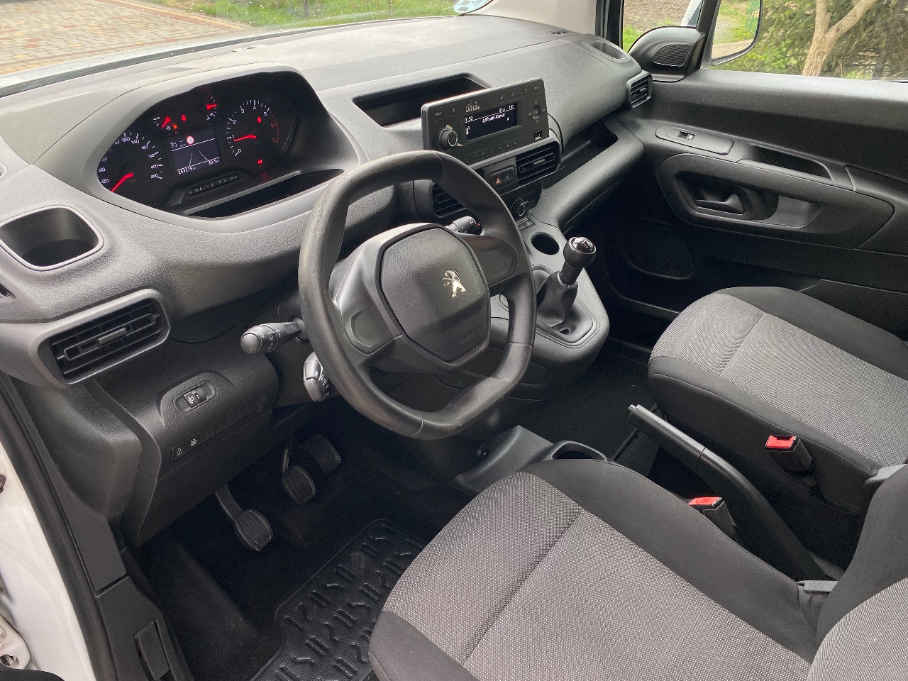 Peugeot Rifter - фото 13