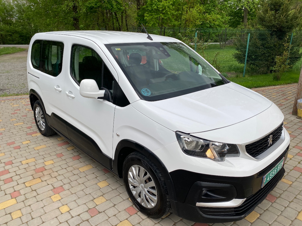 Peugeot Rifter - фото 8