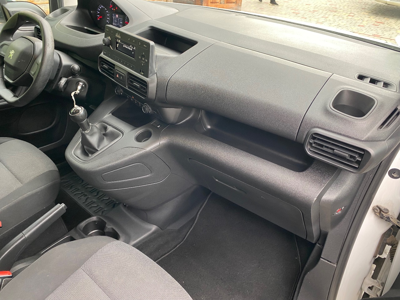 Peugeot Rifter - фото 2