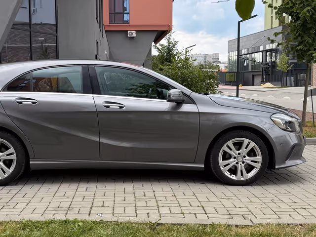 Mercedes-Benz A-Класс - зображення 4